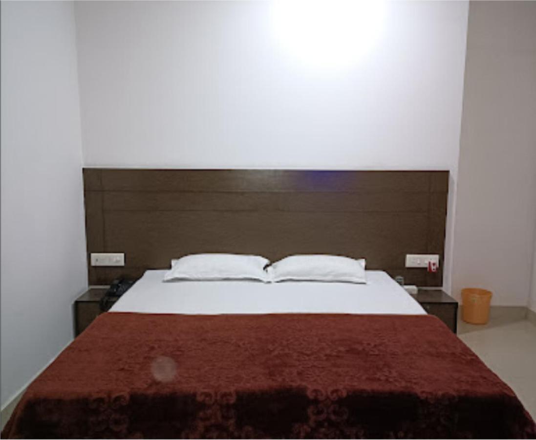 Supreme Guest House By Wb Inn Agra  Exterior photo